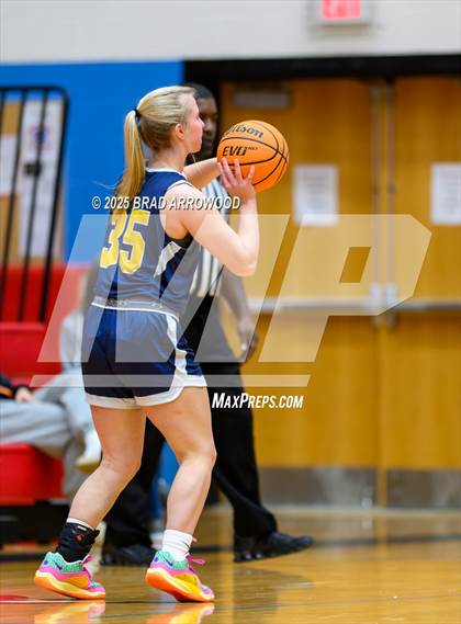 Thumbnail 3 in South Iredell vs Mooresville (North Iredell Holiday Classic) photogallery.