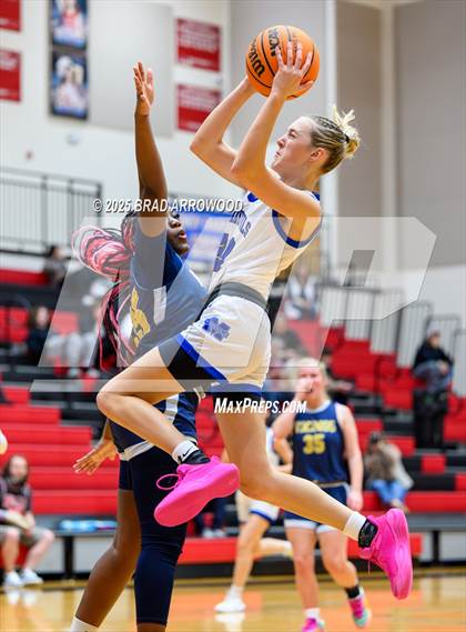 Thumbnail 3 in South Iredell vs Mooresville (North Iredell Holiday Classic) photogallery.