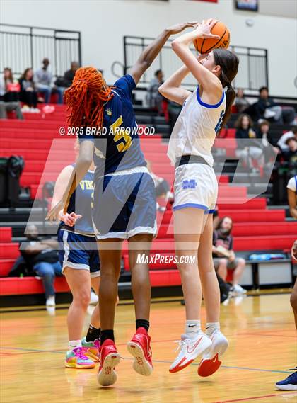 Thumbnail 2 in South Iredell vs Mooresville (North Iredell Holiday Classic) photogallery.