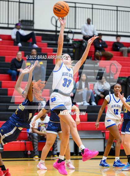 Thumbnail 1 in South Iredell vs Mooresville (North Iredell Holiday Classic) photogallery.