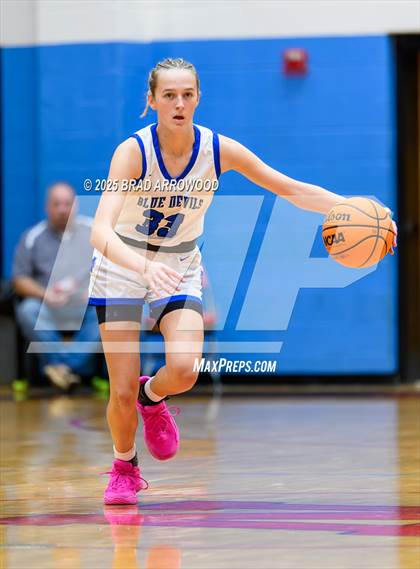 Thumbnail 2 in South Iredell vs Mooresville (North Iredell Holiday Classic) photogallery.