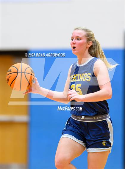 Thumbnail 2 in South Iredell vs Mooresville (North Iredell Holiday Classic) photogallery.