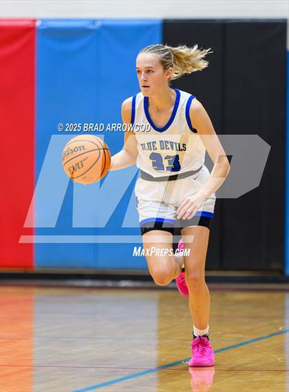 Thumbnail 3 in South Iredell vs Mooresville (North Iredell Holiday Classic) photogallery.