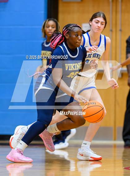 Thumbnail 2 in South Iredell vs Mooresville (North Iredell Holiday Classic) photogallery.