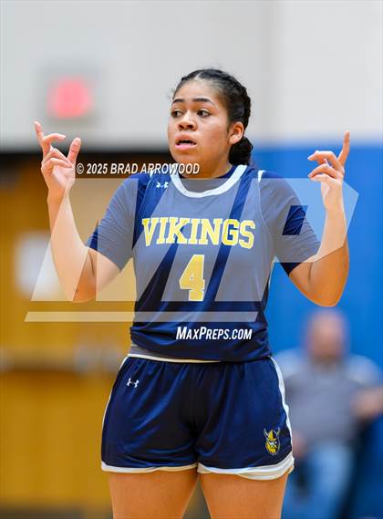 Thumbnail 1 in South Iredell vs Mooresville (North Iredell Holiday Classic) photogallery.
