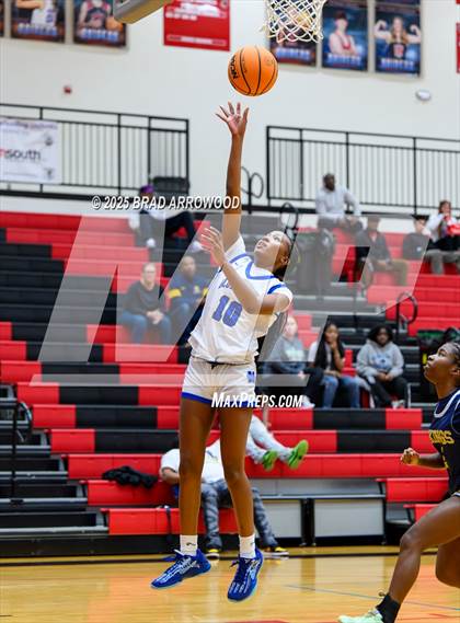 Thumbnail 1 in South Iredell vs Mooresville (North Iredell Holiday Classic) photogallery.