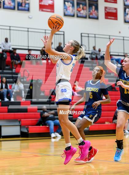 Thumbnail 2 in South Iredell vs Mooresville (North Iredell Holiday Classic) photogallery.