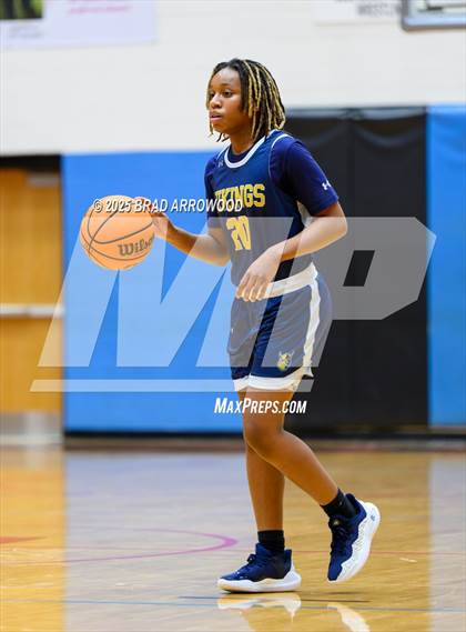 Thumbnail 3 in South Iredell vs Mooresville (North Iredell Holiday Classic) photogallery.