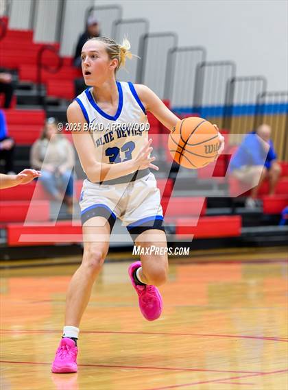 Thumbnail 3 in South Iredell vs Mooresville (North Iredell Holiday Classic) photogallery.
