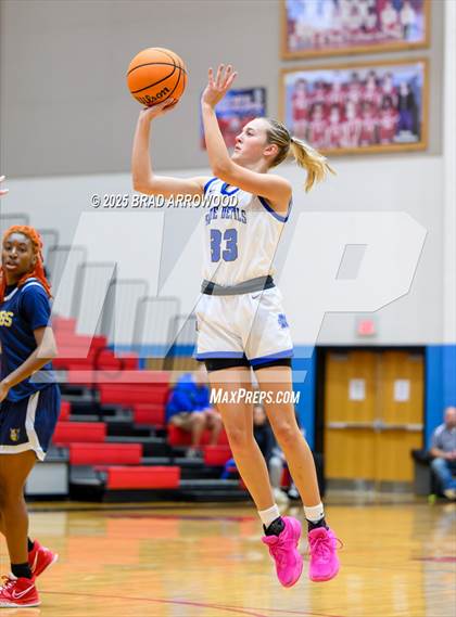 Thumbnail 1 in South Iredell vs Mooresville (North Iredell Holiday Classic) photogallery.