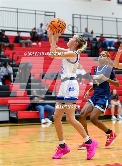 Thumbnail 1 in South Iredell vs Mooresville (North Iredell Holiday Classic) photogallery.