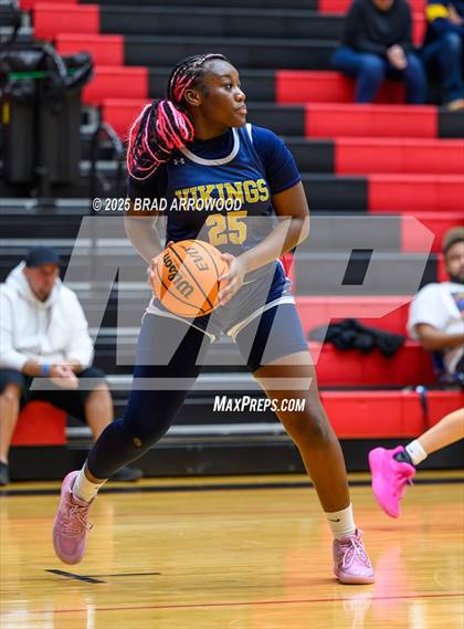 Thumbnail 2 in South Iredell vs Mooresville (North Iredell Holiday Classic) photogallery.