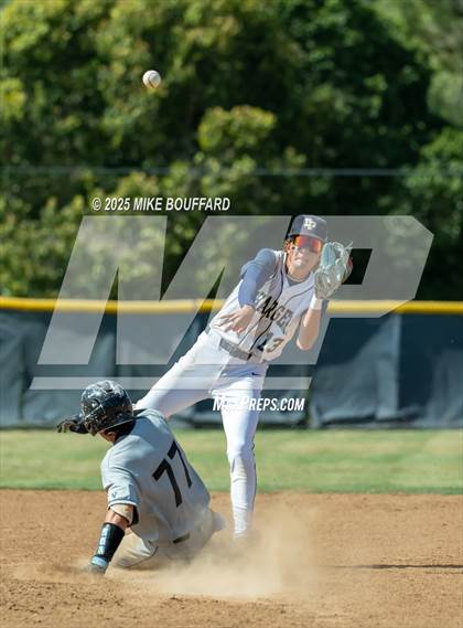 Thumbnail 2 in Thousand Oaks vs Dos Pueblos (CIF-SS D4 Semifinal) photogallery.