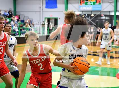 Thumbnail 2 in Stigler vs. Braggs photogallery.