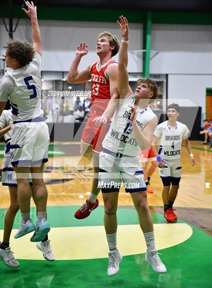 Thumbnail 2 in Stigler vs. Braggs photogallery.