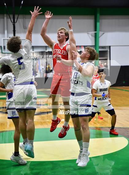 Thumbnail 3 in Stigler vs. Braggs photogallery.