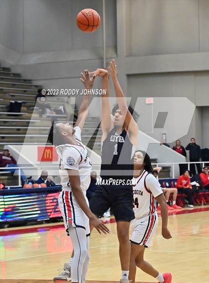 Thumbnail 3 in Guyer (Denton, Tx) vs Atascocita (McDonald's Texas Invitational) photogallery.