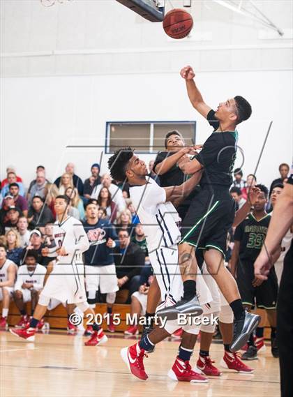 Thumbnail 3 in Long Beach Poly vs. Modesto Christian photogallery.