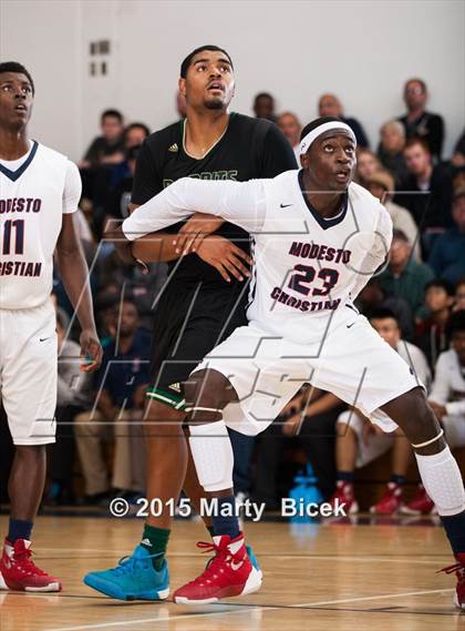 Thumbnail 3 in Long Beach Poly vs. Modesto Christian photogallery.