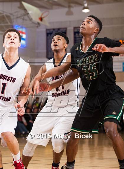 Thumbnail 2 in Long Beach Poly vs. Modesto Christian photogallery.