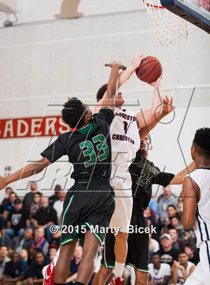 Thumbnail 1 in Long Beach Poly vs. Modesto Christian photogallery.
