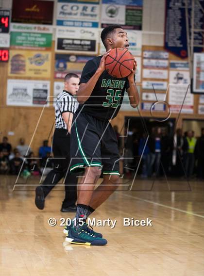 Thumbnail 1 in Long Beach Poly vs. Modesto Christian photogallery.