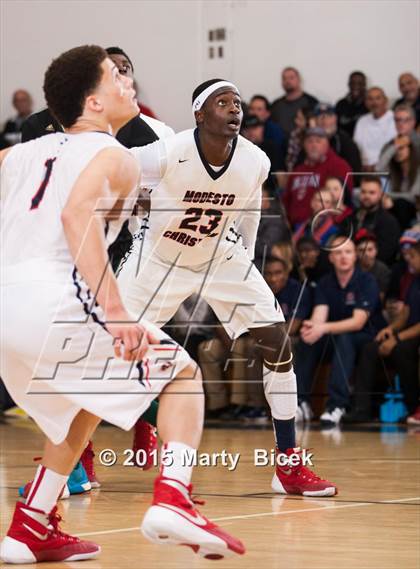 Thumbnail 1 in Long Beach Poly vs. Modesto Christian photogallery.