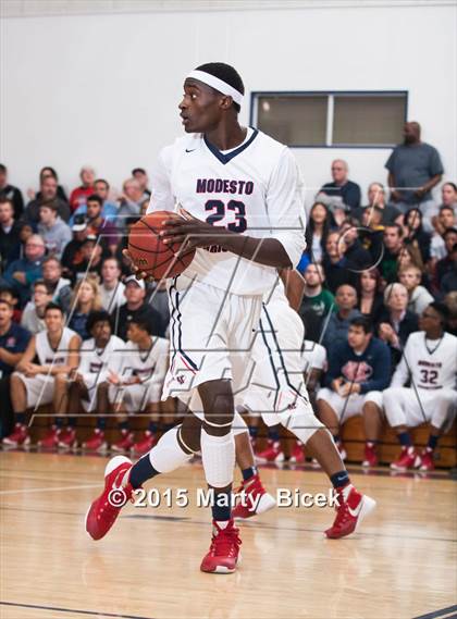 Thumbnail 2 in Long Beach Poly vs. Modesto Christian photogallery.