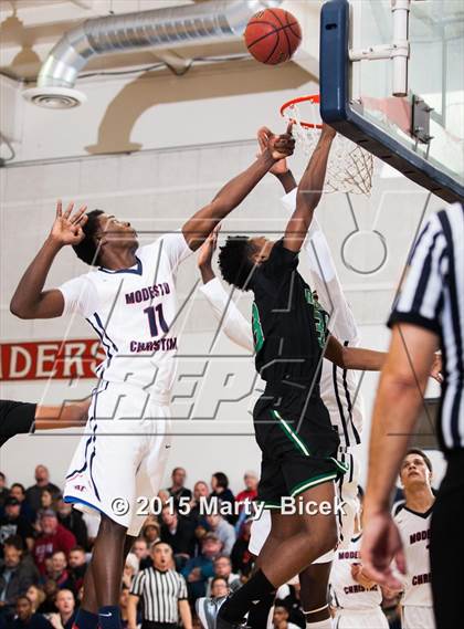 Thumbnail 3 in Long Beach Poly vs. Modesto Christian photogallery.