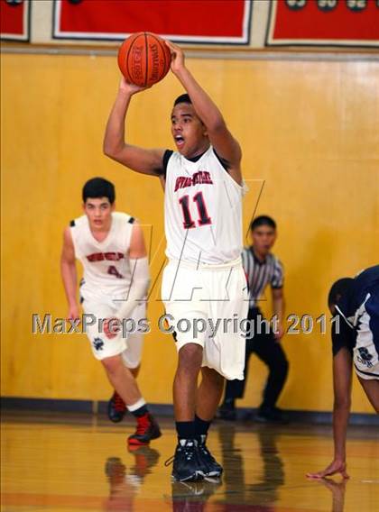 Thumbnail 2 in Loyola @ Harvard-Westlake photogallery.
