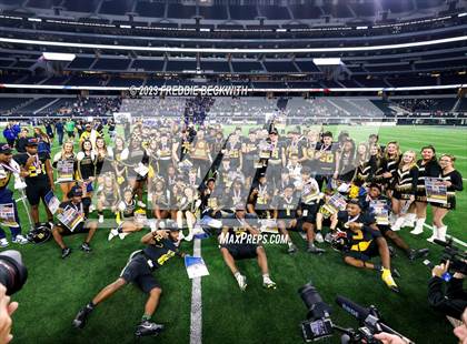 Thumbnail 3 in Tolar @ Timpson (UIL 2A D1 Football Final) photogallery.
