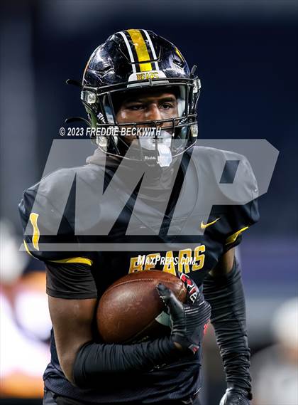 Thumbnail 1 in Tolar @ Timpson (UIL 2A D1 Football Final) photogallery.