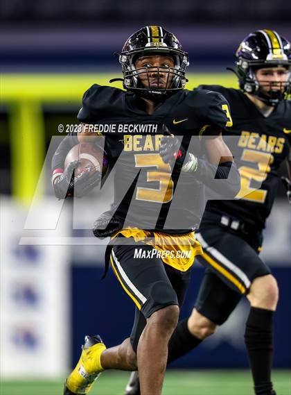 Thumbnail 1 in Tolar @ Timpson (UIL 2A D1 Football Final) photogallery.
