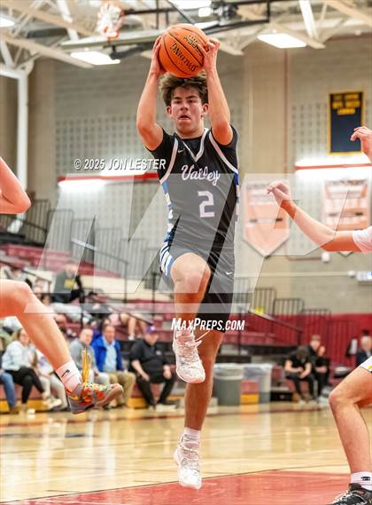Thumbnail 1 in Hoosic Valley vs. Saratoga Central Catholic (NYSPHSAA Section 2 Class C Quarter Finals) photogallery.