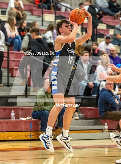 Thumbnail 2 in Hoosic Valley vs. Saratoga Central Catholic (NYSPHSAA Section 2 Class C Quarter Finals) photogallery.
