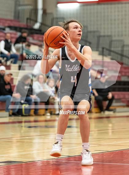 Thumbnail 2 in Hoosic Valley vs. Saratoga Central Catholic (NYSPHSAA Section 2 Class C Quarter Finals) photogallery.