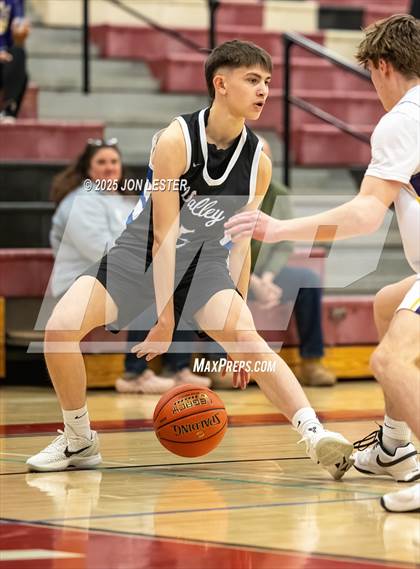 Thumbnail 2 in Hoosic Valley vs. Saratoga Central Catholic (NYSPHSAA Section 2 Class C Quarter Finals) photogallery.
