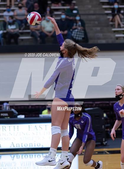Thumbnail 3 in San Marcos vs Reagan [Ronald] (6A Region 4 Area Playoff) photogallery.