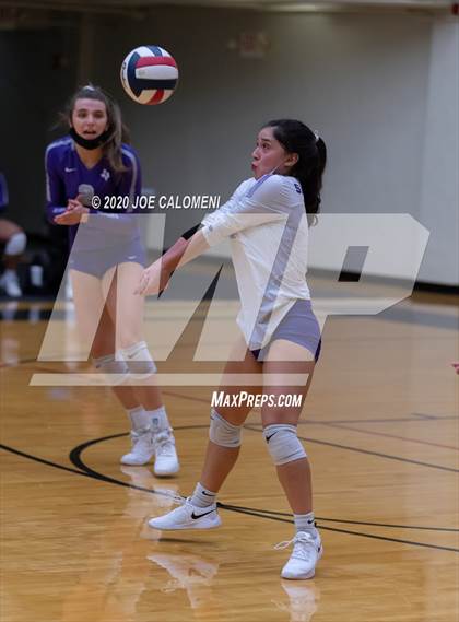 Thumbnail 2 in San Marcos vs Reagan [Ronald] (6A Region 4 Area Playoff) photogallery.