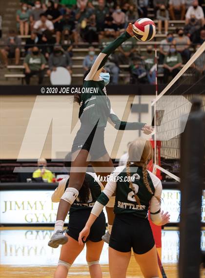 Thumbnail 3 in San Marcos vs Reagan [Ronald] (6A Region 4 Area Playoff) photogallery.