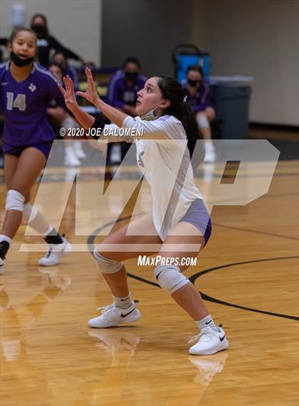 Thumbnail 1 in San Marcos vs Reagan [Ronald] (6A Region 4 Area Playoff) photogallery.
