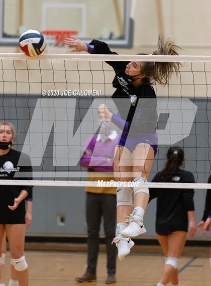 Thumbnail 1 in San Marcos vs Reagan [Ronald] (6A Region 4 Area Playoff) photogallery.