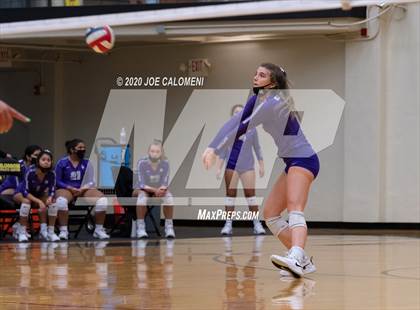 Thumbnail 3 in San Marcos vs Reagan [Ronald] (6A Region 4 Area Playoff) photogallery.