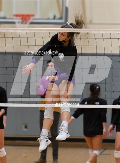 Thumbnail 2 in San Marcos vs Reagan [Ronald] (6A Region 4 Area Playoff) photogallery.