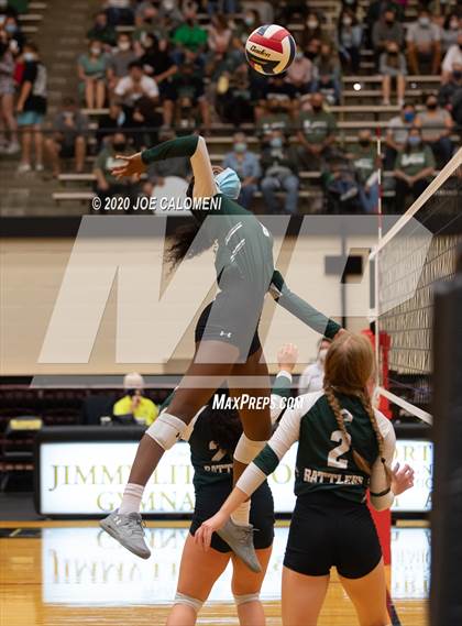 Thumbnail 2 in San Marcos vs Reagan [Ronald] (6A Region 4 Area Playoff) photogallery.