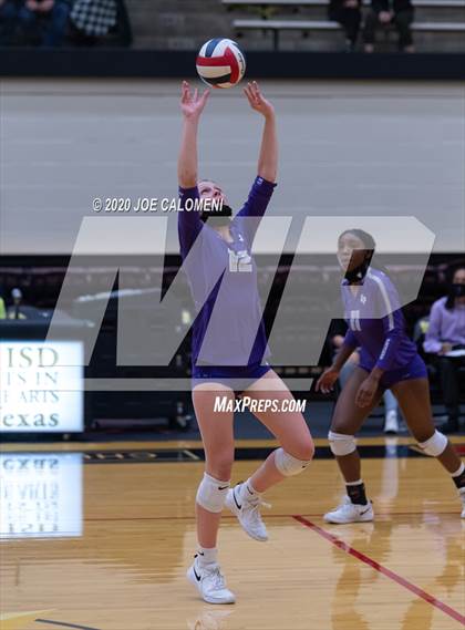 Thumbnail 2 in San Marcos vs Reagan [Ronald] (6A Region 4 Area Playoff) photogallery.