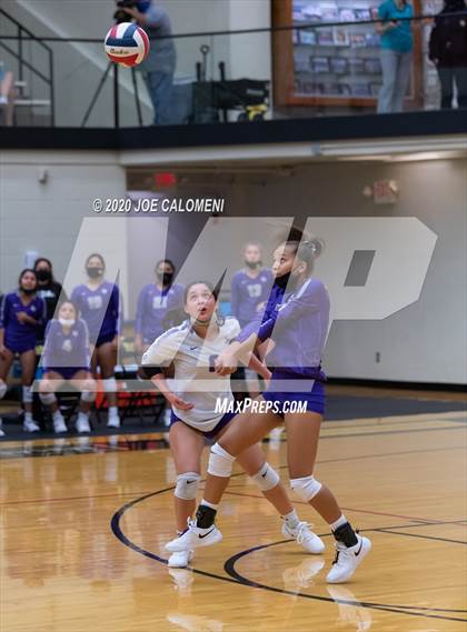 Thumbnail 2 in San Marcos vs Reagan [Ronald] (6A Region 4 Area Playoff) photogallery.