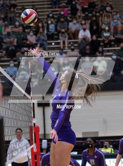 Thumbnail 1 in San Marcos vs Reagan [Ronald] (6A Region 4 Area Playoff) photogallery.