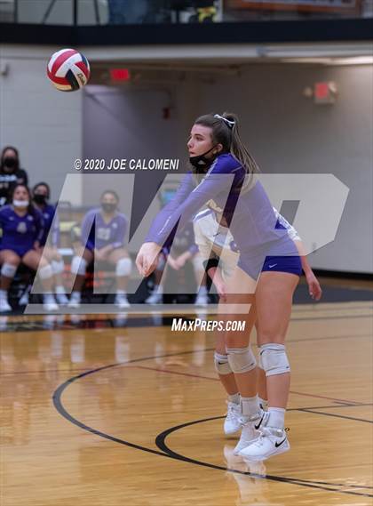 Thumbnail 1 in San Marcos vs Reagan [Ronald] (6A Region 4 Area Playoff) photogallery.