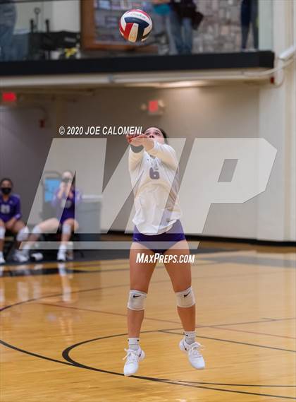 Thumbnail 1 in San Marcos vs Reagan [Ronald] (6A Region 4 Area Playoff) photogallery.